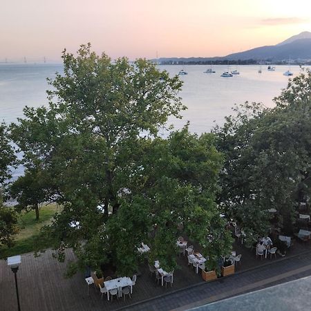 Πέτρινο Στη Θάλασσα Apartamento Nafpaktos Exterior foto