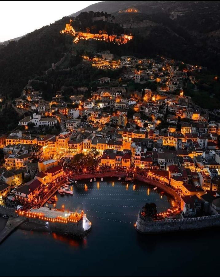 Πέτρινο Στη Θάλασσα Apartamento Nafpaktos Exterior foto