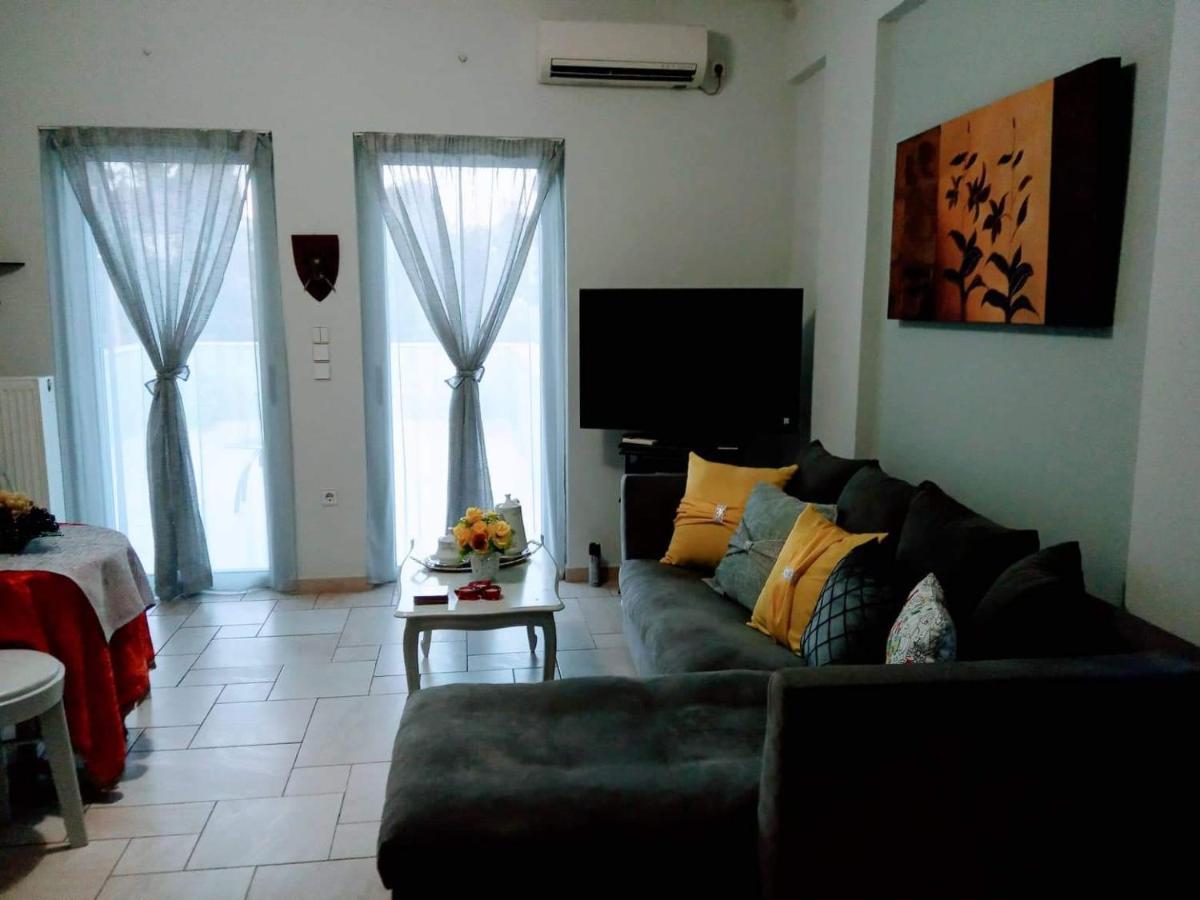 Πέτρινο Στη Θάλασσα Apartamento Nafpaktos Exterior foto