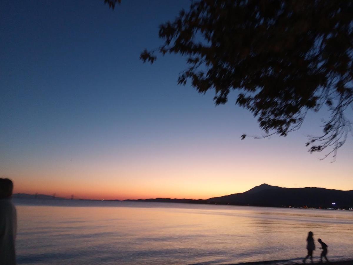Πέτρινο Στη Θάλασσα Apartamento Nafpaktos Exterior foto