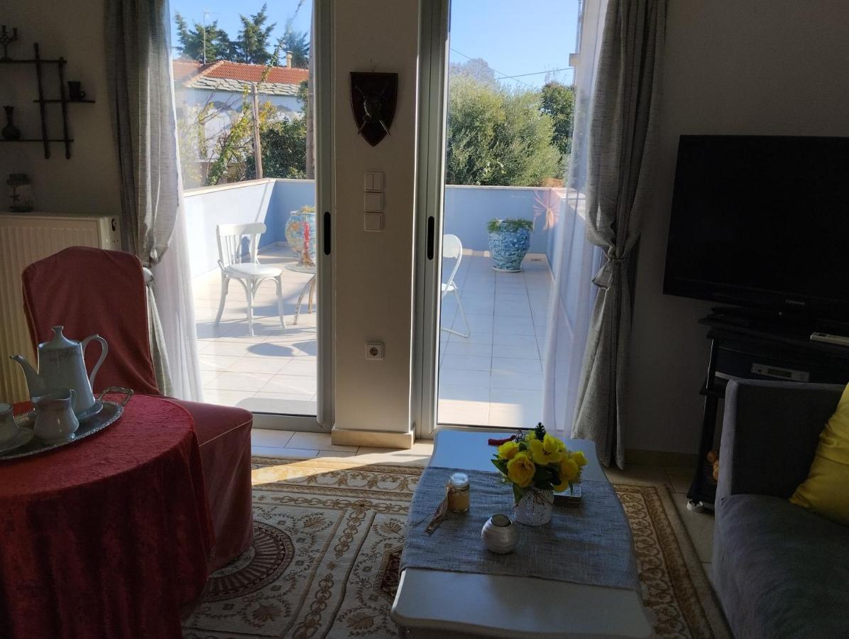 Πέτρινο Στη Θάλασσα Apartamento Nafpaktos Exterior foto