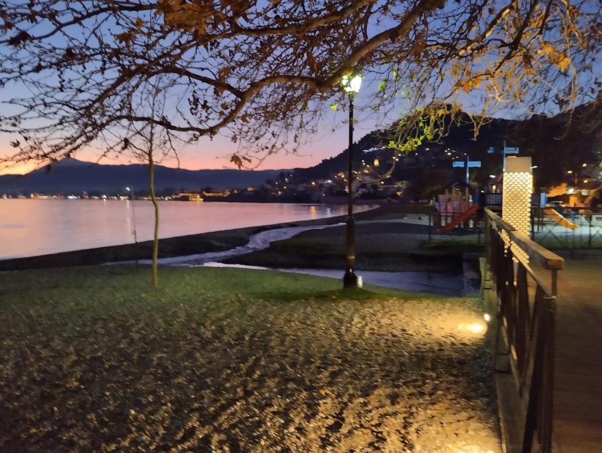 Πέτρινο Στη Θάλασσα Apartamento Nafpaktos Exterior foto