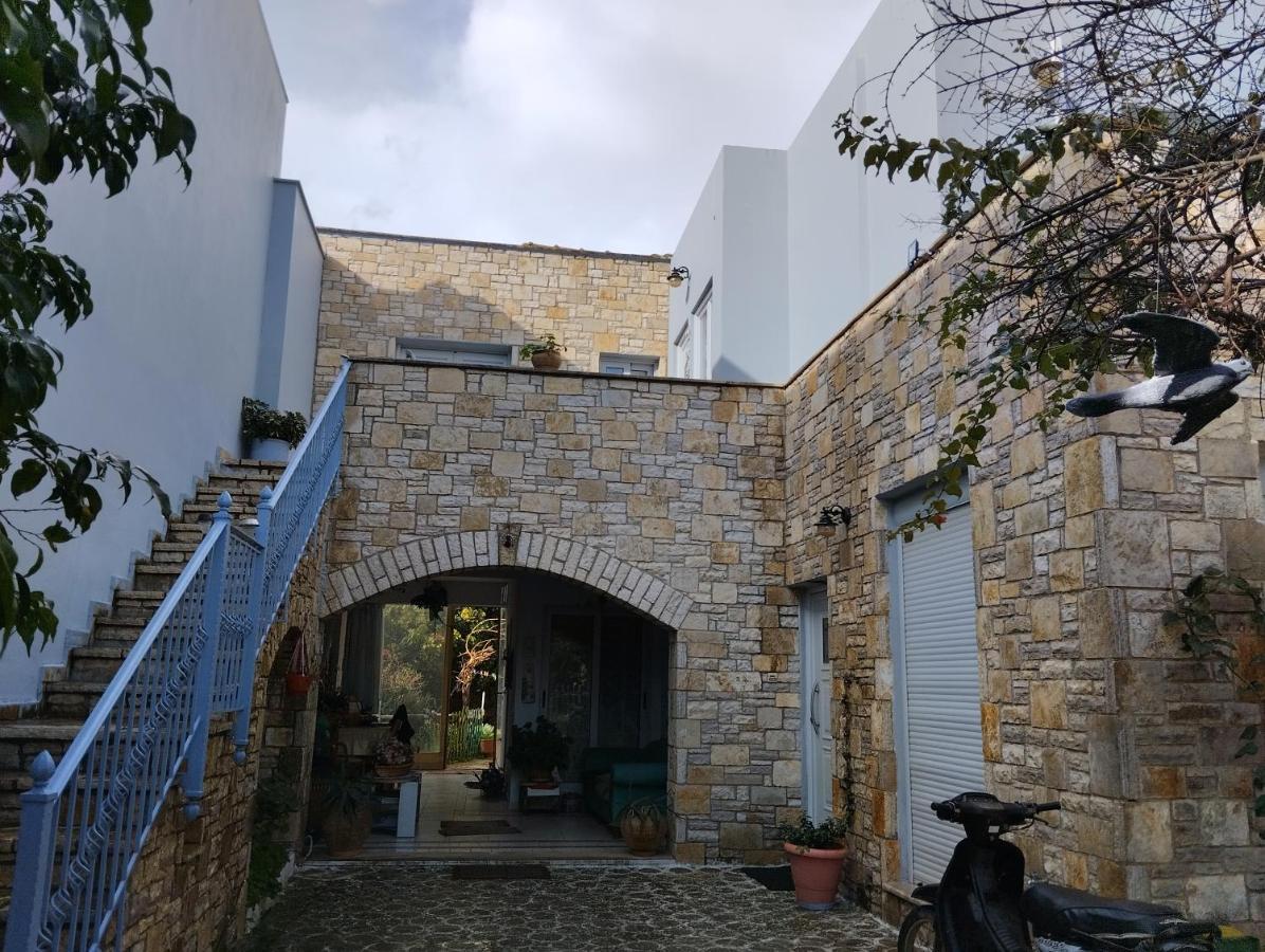 Πέτρινο Στη Θάλασσα Apartamento Nafpaktos Exterior foto