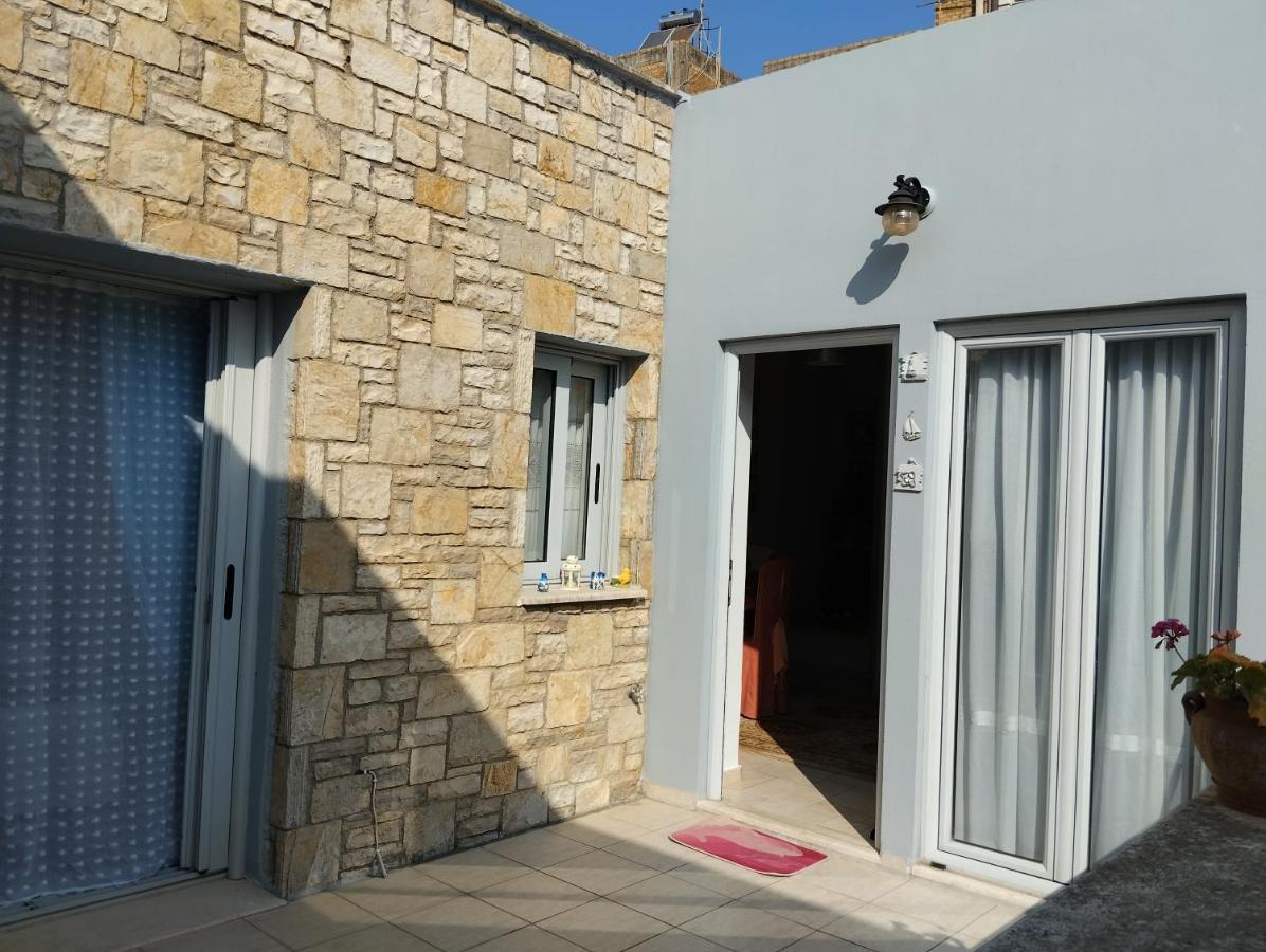 Πέτρινο Στη Θάλασσα Apartamento Nafpaktos Exterior foto