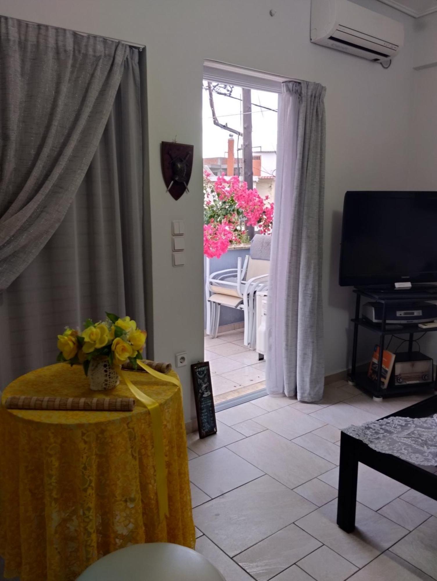 Πέτρινο Στη Θάλασσα Apartamento Nafpaktos Exterior foto